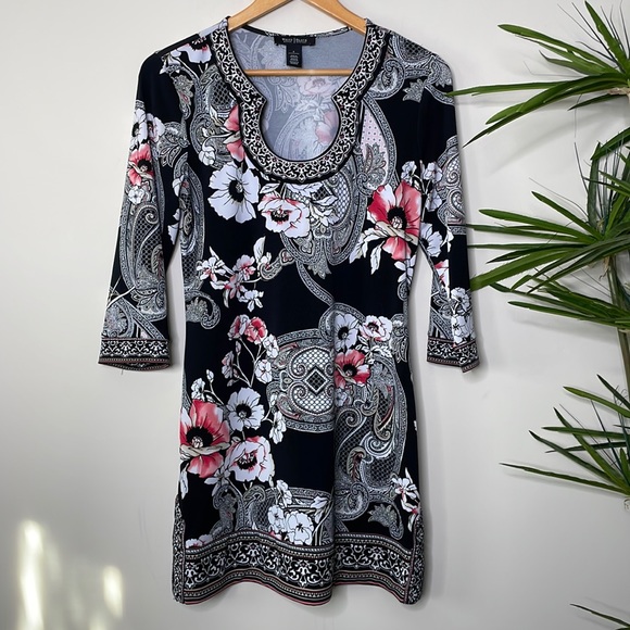 White House Black Market || Horseshoe Neckline Print Tunic - Picture 5 of 17